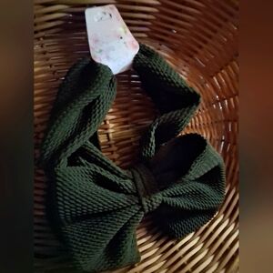 New born green big bow